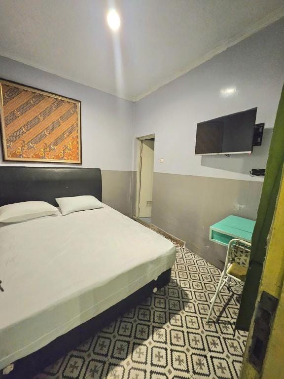 AMANSEWU Budget Inn Room Hotel in Indonesia
