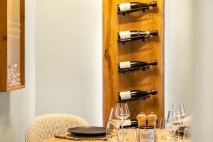 Oenosuite: Charm & Wine in hyper-center Apartment in Dijon