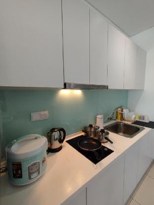 JoyfulParadise@MansionONE_Gurney/Gleneagle_5px Apartment in George Town