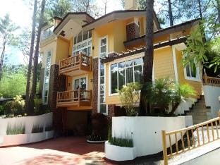 Camp John Hay Baguio Country Estate 8 Vacation rental in Baguio