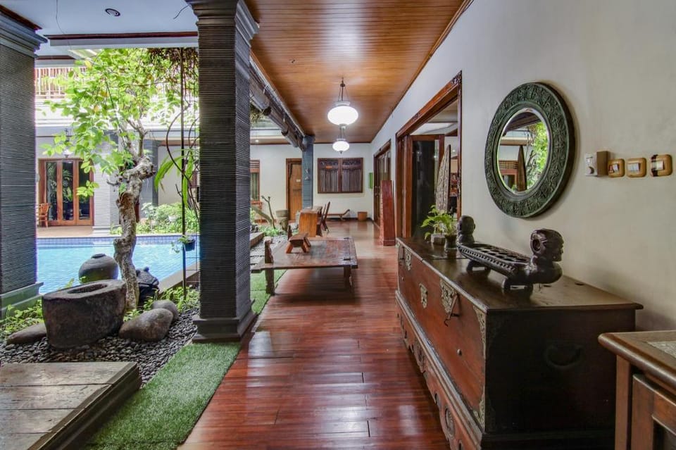 Keraton Heritage Hotel in Jakarta