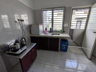 Batu Pahat Putera Indah Homestay 13 pax by Ngio  Vacation rental in Johor
