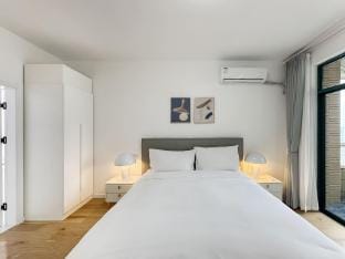 Shanghai Tyms 2bedroom 2Bathroom XUHUI MetroCity Apartment in Shanghai
