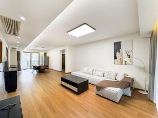 Shanghai Tyms 3Bedrooom 2BA  Gubei CBD Near Line10 Apartment in Shanghai
