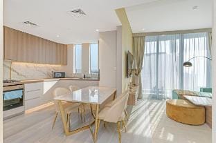 Savis Home -Radiant Dubai Ain & Marina View Vacation rental in Dubai