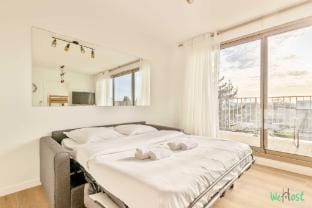Modern Apt with Balcony-6P-Close to Disney/Paris Apartment in Île-de-France