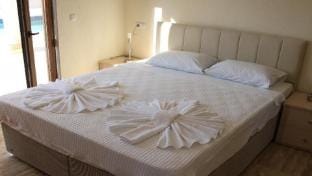 İzmir Çeşme'de Kiralık Özel Havuzlu Tatil Villası Villa in Alaçatı