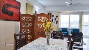 VacationBuddy CATS DEN 3BHK Penthouse Vasant Kunj Apartment in New Delhi