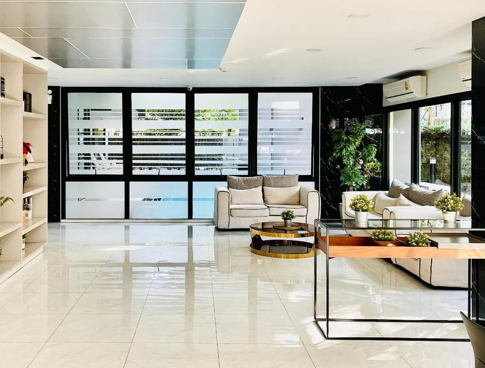 Best Quiet Cozy Palm Springs Condo inCenter Nimman Apartment in Chiang Mai