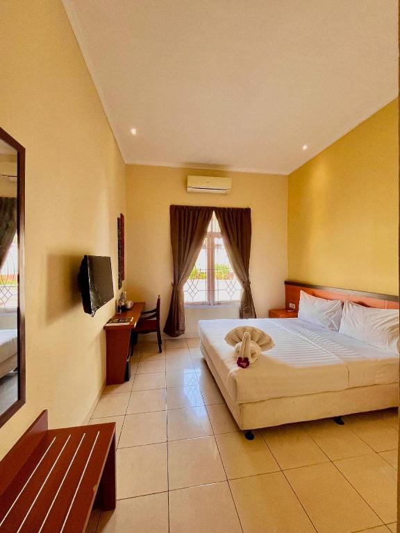 EMER ONE MOSLEM FRIENDLY HOTEL Hotel in West Sumatra, Indonesia