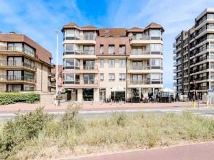 Nieuwpoort Beachfront Comfort Apartment in Koksijde