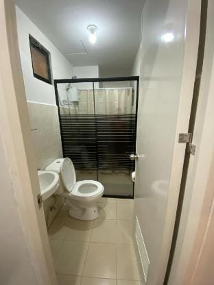 Jono's Royal Oceancrest Place Apartment in Lapu-Lapu City
