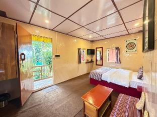 Eshab Homestay Cottages & Menchu Spa(KAADENMOOLEE) Villa in West Bengal