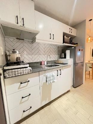 Hotel vibe condo in Manhattan Plaza, Araneta City Apartment in Pasig