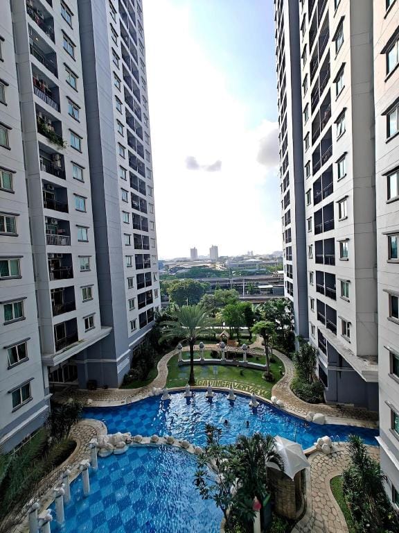 Strategic 2BR Gading MOI Apt w/ Wi-Fi, Pool & Gym Apartment in Jakarta