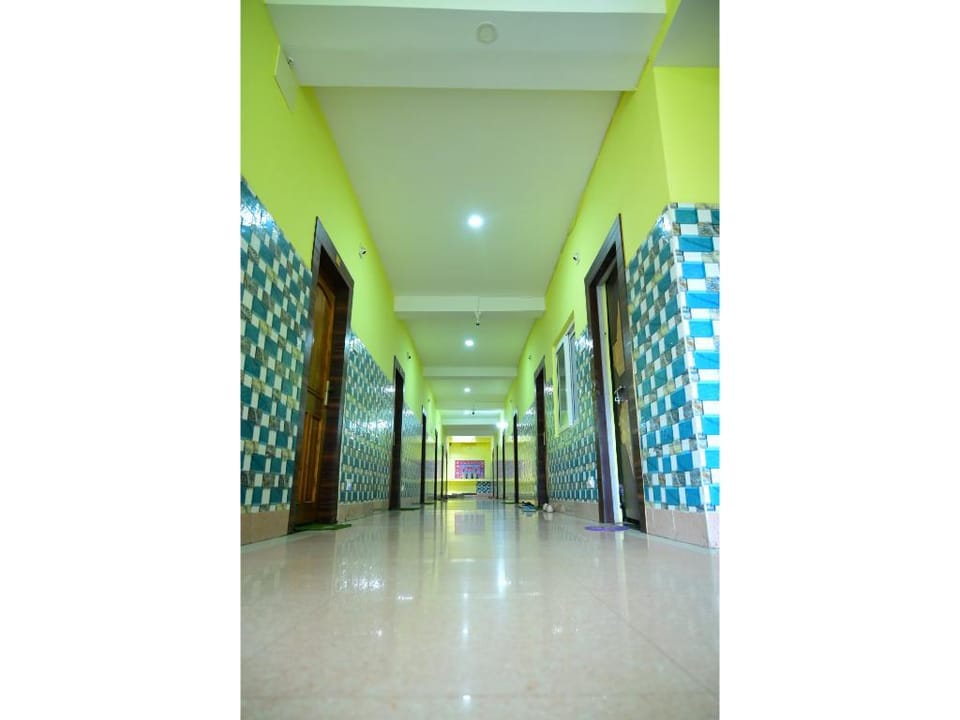 Hotel Sashi Near Golden Beach & Temple Puri Hotel in Puri
