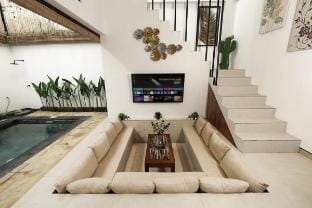 Luxury 3BR Villa Near Finns Beach w/ Private Pool Villa in North Kuta