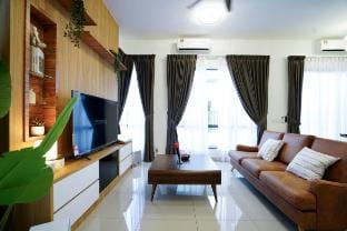 Desaru Coast Maris 28E6 [KTV] Exclusive stylish Vacation rental in Johor
