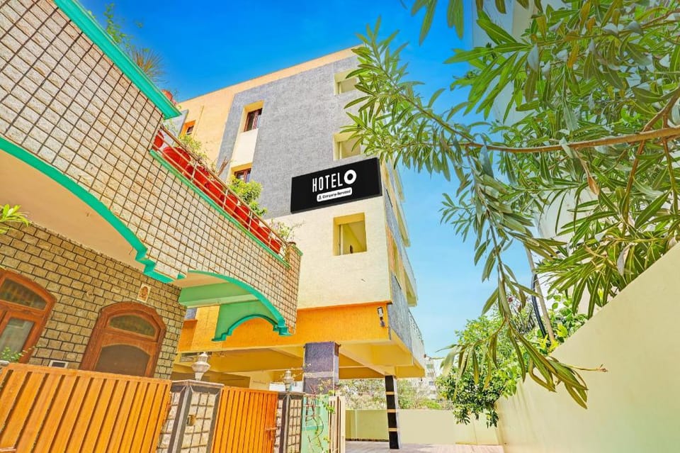 Super Hotel O Lakshmipuram Main Road Guntur Hotel in Guntur
