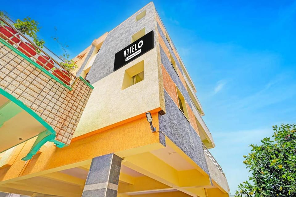 Super Hotel O Lakshmipuram Main Road Guntur Hotel in Guntur
