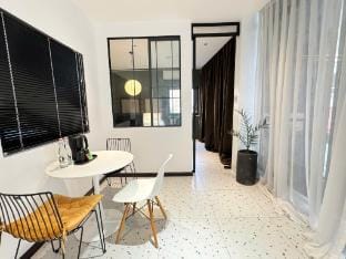 OPAL APARTMENT- 5m to Landmark 81 Vacation rental in Ho Chi Minh City