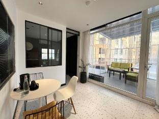 OPAL APARTMENT- 5m to Landmark 81 Vacation rental in Ho Chi Minh City