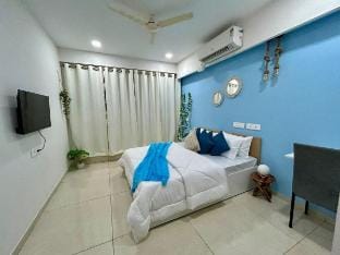 Indigo: Private Studio Apt | WiFi AC Smart Tv Apartment in Pune