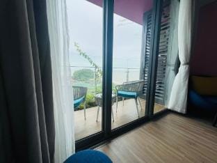 Khám phá bãi biển hoang sơ Apartment in Laos
