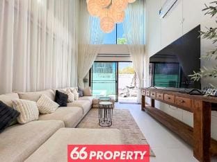Minimal Style Luxury Villa with 8 Bedrooms by Golf Vacation rental in Thailand