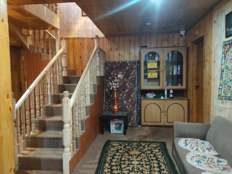 ALBARQ cottages & café Gulmarg Hotel in India