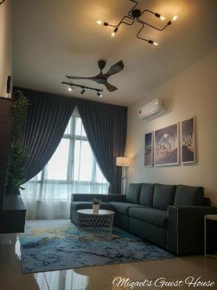 Miqael's Guest House@D'Summit Residences, J. Bahru Vacation rental in Johor Bahru