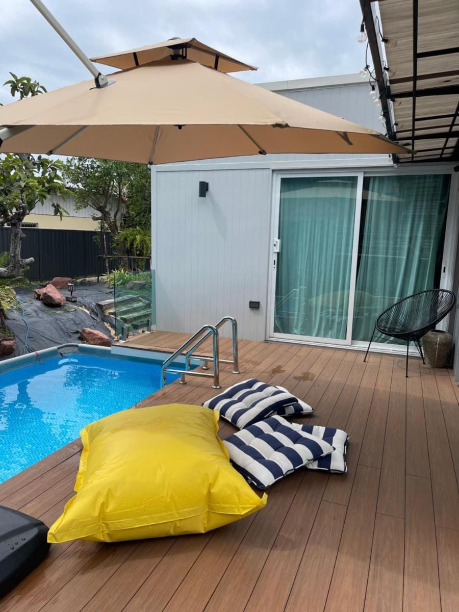 Home stay & Ev Coffeehouse  Vacation rental in Chon Buri Changwat
