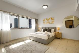 Centrally Located in Business  Bay - Huge 1 BR Apt Vacation rental in Dubai