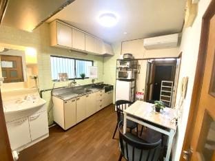 4min walk Tsuruhashi/4min train Namba Dotonbori Vacation rental in Osaka