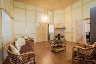 OOtO Homestay - Vanilla Twilight Room Vacation rental in Bangladesh
