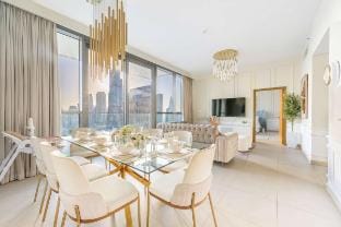 Elegant 4BR with Burj Khalifa and Fountain Views Vacation rental in Dubai