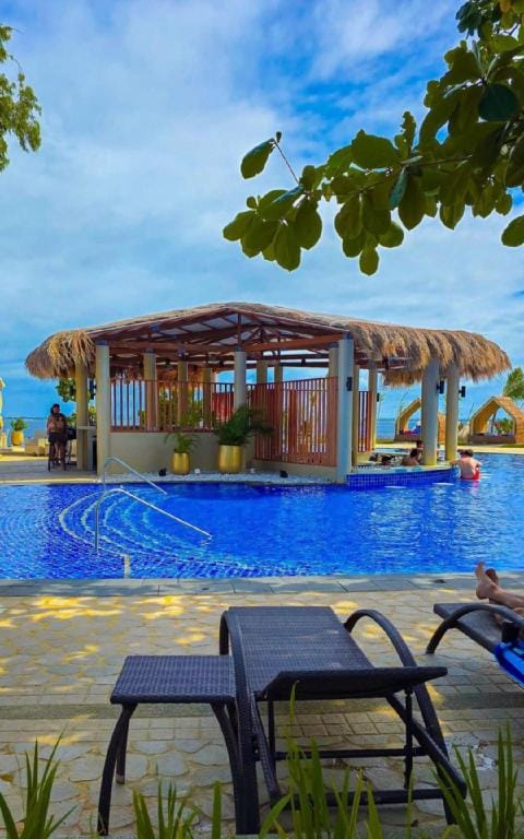 Relax and enjoy AT The Mactan Newtown  Apartment in Lapu-Lapu City