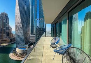 Livbnb - 2BR Apartment w  Breathtaking Marina View Apartment in Dubai