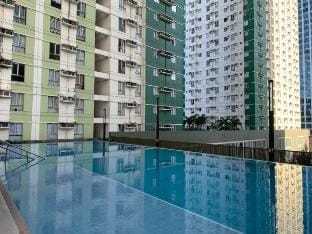 Homey 16th floor 1-bedroom condo inside IT Park Vacation rental in Lapu-Lapu City