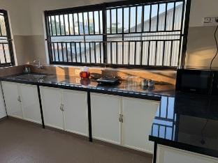 Ark Gold : Cozy 2BHK Near Fort Kochi & Backwaters Apartment in Kochi
