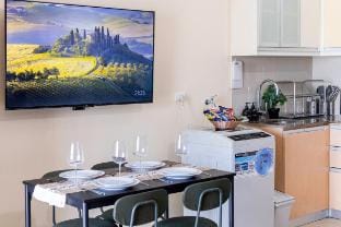 Venice Grand Canal view  FREEpool,gym,400mbpsWifi Vacation rental in Makati