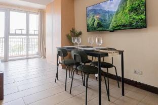 Venice Grand Canal view  FREEpool,gym,400mbpsWifi Vacation rental in Makati