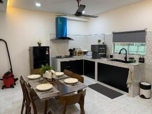 Guest House Tawau With Seaview Anekayangan Guestho Vacation rental in Sabah