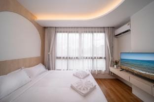 Fantasea Condo Kamala, Muji Style & near by Beach Apartment in Kamala