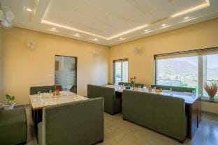 Monsoon Hills by Olive Pool Villas Villa in Gujarat