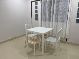 Wholehouse 2 BRs Local Wooden near Nimman road Vacation rental in Chiang Mai