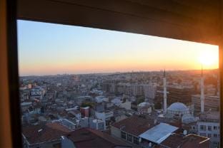 Gorgeous Two Bedroom Apartment - Roya Apartment in Istanbul