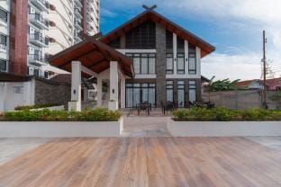 Royal Oceancrest Mactan - 15th Floor Condo Unit Apartment in Lapu-Lapu City