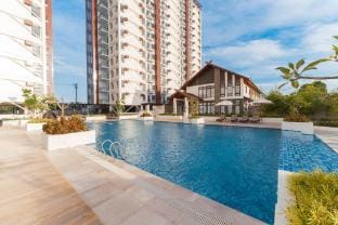 Royal Oceancrest Mactan - 15th Floor Condo Unit Apartment in Lapu-Lapu City