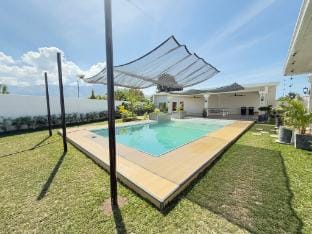 Canterbury Hill Villa in Subic